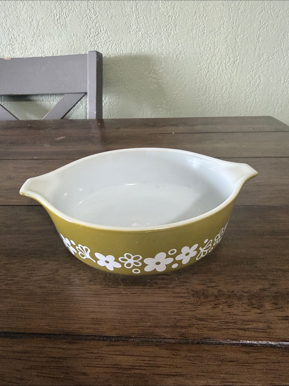 Pyrex Yellow Floral Casserole Dish with White Interior #471 1pt